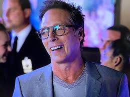 Who played William Hearst in this episode? 🌊