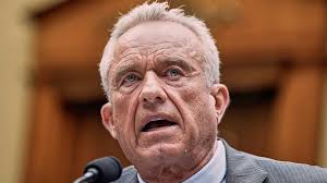 Model, 28, with Limb Difference Carries Her Prosthetic Legs in Public After  Years Feeling 'Ashamed' (Exclusive)