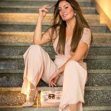 نرمين عبد الرازق الفقي واحدة من نجمات السينما والتلفزيون المصرية , كان ميلادها في 21 حزيران 1972 بمدينة الإسكندرية , طولها 167 سم ، ووزنها 67 كجم , ذهبت إلى مدرسة فيكتوريا و هي من أكثر و أقدم المدارس البريطانية المعروفة و بعدها التحقت بكلية التجارة في جامعة الإسكندرية , في. Ù†Ø±Ù…ÙŠÙ† Ø§Ù„ÙÙ‚ÙŠ Ø£ÙƒØ«Ø± Ø¬Ù…Ø§Ù„Ø§ ÙÙŠ Ø¬Ù„Ø³Ø© ØªØµÙˆÙŠØ± Ø¬Ø¯ÙŠØ¯Ø© Ø®Ø¨Ø± ÙÙŠ Ø§Ù„ÙÙ†