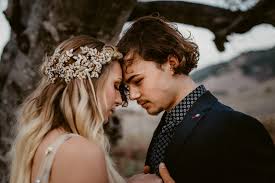 The nurse returns in tears, and her speech is so jumbled that juliet believes romeo is dead. Romeo And Juliet Wedding Ideas Popsugar Love Sex