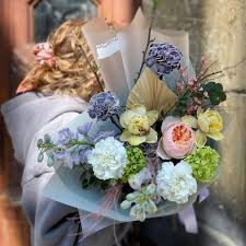 Meaning, if the first date goes well, perhaps the better time to spend hard earned cash on flowers or candy is on the 2nd date. Bouquet First Date Delivery To Lviv Kvitna Viburnum Genista Delphinium Dianthus Pion Shaped Rose Tulipa Eucalyptus