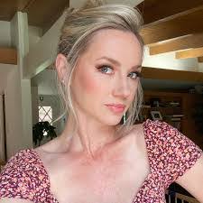 Marla Mayfield's Instagram, Twitter & Facebook