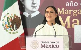 Ariadna Montiel evita hablar de ocupar dirigencia nacional de Morena; 