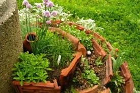 Alte Dachziegel In Kreative Gartendeko Umwandeln Dachziegel Garten Deko Ziegel