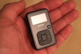 Thinness is a feature highlighted by many manufacturers of mobile devices, but it is essential for a. Sandisk Sansa Clip Plus Ubergizmo
