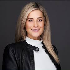 Jenifer Olson's Instagram, Twitter & Facebook