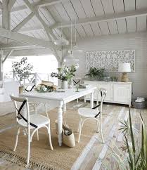 Buffet 3 Portes En Sapin Blanc Decor En Relief Bianca Maisons Du Monde En 2020 Deco Maison Du Monde Decor Italien Rustique Deco Maison