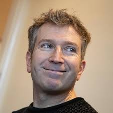 Amazon.com: SHARDED MEDIA: Trump's Rage Against the Mainstream:  9783031847851: Merrin, William, Hoskins, Andrew: Books