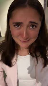 Chloe Howell's Instagram, Twitter & Facebook