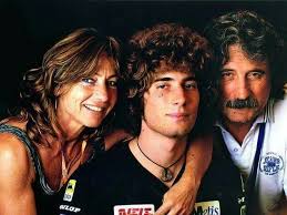 Doch schon im nächsten jahr könnte es so weit sein. Famiglia Simoncelli Coole Bilder Motorrad Cool