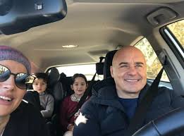 Luca zingaretti e luisa ranieri hanno approfittato del ritardo dell'autunno per concedersi una fuga romantica nelle cristalline acque della splendida il commissario montalbano e sua moglie, lasciate a casa le figlie bianca ed emma, si dedicano l'uno all'altra tra abbracci e baci affettuosi, proprio come. Luisa Ranieri Eta Altezza Peso Il Marito Luca Zingaretti I Figli Tuttivip