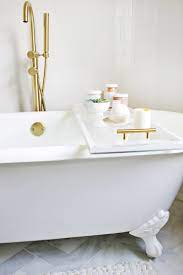 Nov 12, 2020 · freestanding models are good for larger showers but are probably not the right choice for shower and tub combos. Lucite Bathtub Caddy Diy A Beautiful Mess