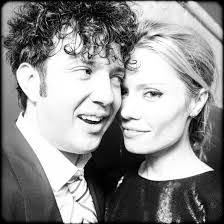 Victoria Dearing's Instagram, Twitter & Facebook