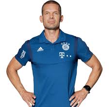 The site lists all clubs he coached and all clubs he played for. Fitness Coach So Bereiten Sich Die Bayern Profis Auf Liga Start Vor Welt