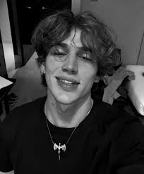 hamza Jackson (hamzawy_123456)