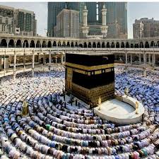 pin by ayesha mughal on المسلم من سلم الناس من لسانه ويده masjid haram mecca kaaba beautiful mosques