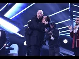 Torna così il consueto momento dedicato ai casting, l'occasione che ogni anno chiama a raccolta migliaia di concorrenti e' ancora possibile iscriversi, basta aver compiuto 16 anni, compilando il form online sul sito xfactor.sky.it/casting o chiamando il numero 0423 402300. Publicul A Decis Jeremy Ragsdale A Castigat X Factor 2017 Youtube