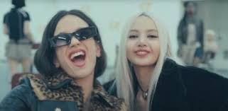 Intercambio cultural entre Rosalía y Lisa: Se enseñan español y tailandés  entre ellas