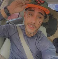 Alex 'Po Atan' Pereira brought the UFC belt to his Indigenous Brazilian  tribe 🏆 (📸 marcyh_pataxo/IG)