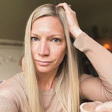 Vanessa Voth's Instagram, Twitter & Facebook