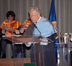 Hans küng is a swiss catholic priest, controversial theologian, and prolific author. File Hans Kung En La Uned 03 Jpg Wikimedia Commons