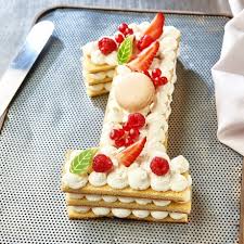 Chiffre 1 Number Cake Fruits Rouges En 2020 Gateaux Aux Numeros Auchan Traiteur Traiteur