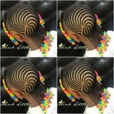 Photo de la chanteuse modèles de coiffures tresses africaines cette coiffure impressionnante est composée de multiples petites mèches tressées dans les cheveux afro. 11 Idees De Tresses Africaines Petite Fille Coiffures Pour Enfant Coiffure Fillette Coiffure Enfant