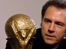 Beckenbauer is a free agent in pro evolution soccer 2021. Der Ball War Mein Freund Franz Beckenbauer Zum 75 Geburtstag Fussball Sportschau De