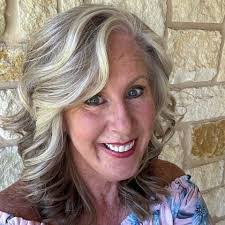 Diana Bregman's Instagram, Twitter & Facebook