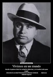 Imágenes y Carteles de CAPONE