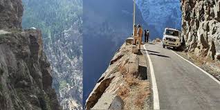 A rescue team is present on the spot. Kinnaur In A Horrifying Incident Tourist Falls To Death From Suicide Point While Taking Photos Himachal Watcherkinnaur In A Horrifying Incident Tourist Falls To Death From Suicide Point While Taking Photos