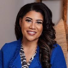 Natalie Born (@nataliemborn)