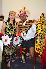 Malays, chinese, indians and many other ethnic groups have lived together in several cultures that reside in the area have the most healthiest food in singapore. Malaysia Day Special East And West Malaysian Unity In A Family Nestia