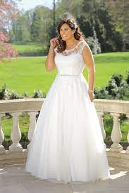 Das hochzeitskleid gehört wahrscheinlich zu den kleidern, die eine frau am sorgfältigsten auswählt, und eine traumhafte. Ladybird 2019 Plus Size Brautkleid Ls 719035 Kleid Hochzeit Brautmode Kleider Hochzeit
