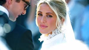 Catching up with Ellie Goulding live