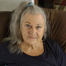 My husband laughs at me and says it never happened! Am I the only one who  remembers how gas station attendants would not only pump your gas but wash  your windshield? 🧽⛽