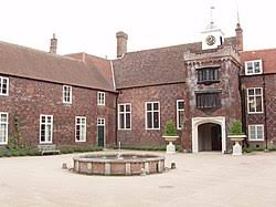 Newly refurbished fulham palace studios is perfectly located on fulham palace road, especially as it is just 10 minutes from hammersmith tube! Category Fulham Palace Wikimedia Commons