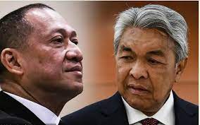 Statutory declarations (sds) by 25 umno mps stating their loss of confidence in ahmad zahid hamidi is a cartoon story. Zahid Rubbishes Nazri S No Confidence Claims As Cartoon Plot The Mole