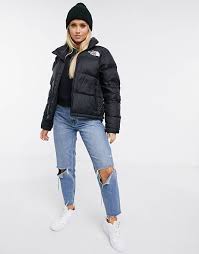 Ce modèle est doté d'une fermeture zippée et de 2 poches. Doudounes Femme Doudounes Longues Courtes Asos