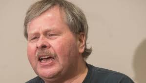 Tom Sellers performs at the Montgomery Advertiser