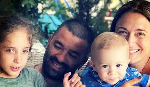 Beynin dış katmanında yer alan serebral korteks'in hasarı sonucu oluşur. Ceyda Duvenci Biz Onuncu Kattan Dustuk Magazin Haberleri