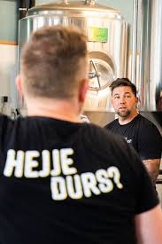 Theo janssen even terug bij fc twente | het parool. Vitesse Icoon Theo Janssen Over Zijn Biertje Dikke Prins Ik Lust M Wel Arnhem Destentor Nl