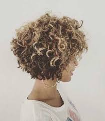 Frisuren Mittellang Fur Krauses Haar Frisuren Naturlocken Frisuren Und Haarschnitt Ideen