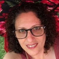 Deborah Ennis's Instagram, Twitter & Facebook