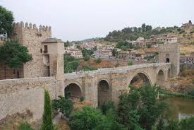 Como Ir De Madrid A Toledo En Tren O Autobus 2020 En 2020 Viaje En Tren Lugares Para Visitar Viaje En El Tiempo