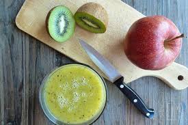 Smoothie Pomme Kiwi Ingredients Pour 2 40 Cl De Jus De Pomme 1 Pomme 5 Kiwis Epluchez La Pomme Et Smoothie Pomme Smoothie Pomme Kiwi Smoothie Recette