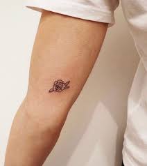 Pink color rose tattoo is also a beautiful tattoo ideas for men and women. Super Cute Tiny Outline Black Rose Tattoo Inked On The Right Inner Arm Rose Tattoos Rose Tattoo Small Rose Tattoo