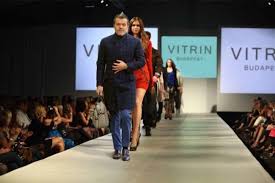 Január 1.) magyar vállalkozó, politikai tanácsadó, közéleti szereplő, magyar kendó bajnok, orbán viktor személyes stratégiai főtanácsadója. Iden Habony Arpad Robbantotta Fel Az Internetet 24 Hu