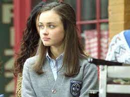 The Definitive Ranking Of Rory S Hairstyles On Gilmore Girls Gilmore Girls Rory Gilmore Rory Gilmore Hair
