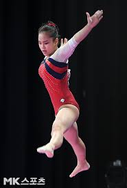 여서정(2002년 2월 20일 ~ )은 대한민국의 체조 선수이다. ì—¬ì„œì • ìžì‹ ìžˆê²Œ Mkí¬í†  ë§¤ì¼ê²½ì œ